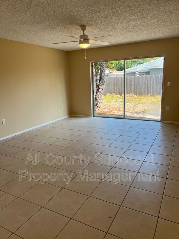 Building Photo - 2643 Country Grove Blvd