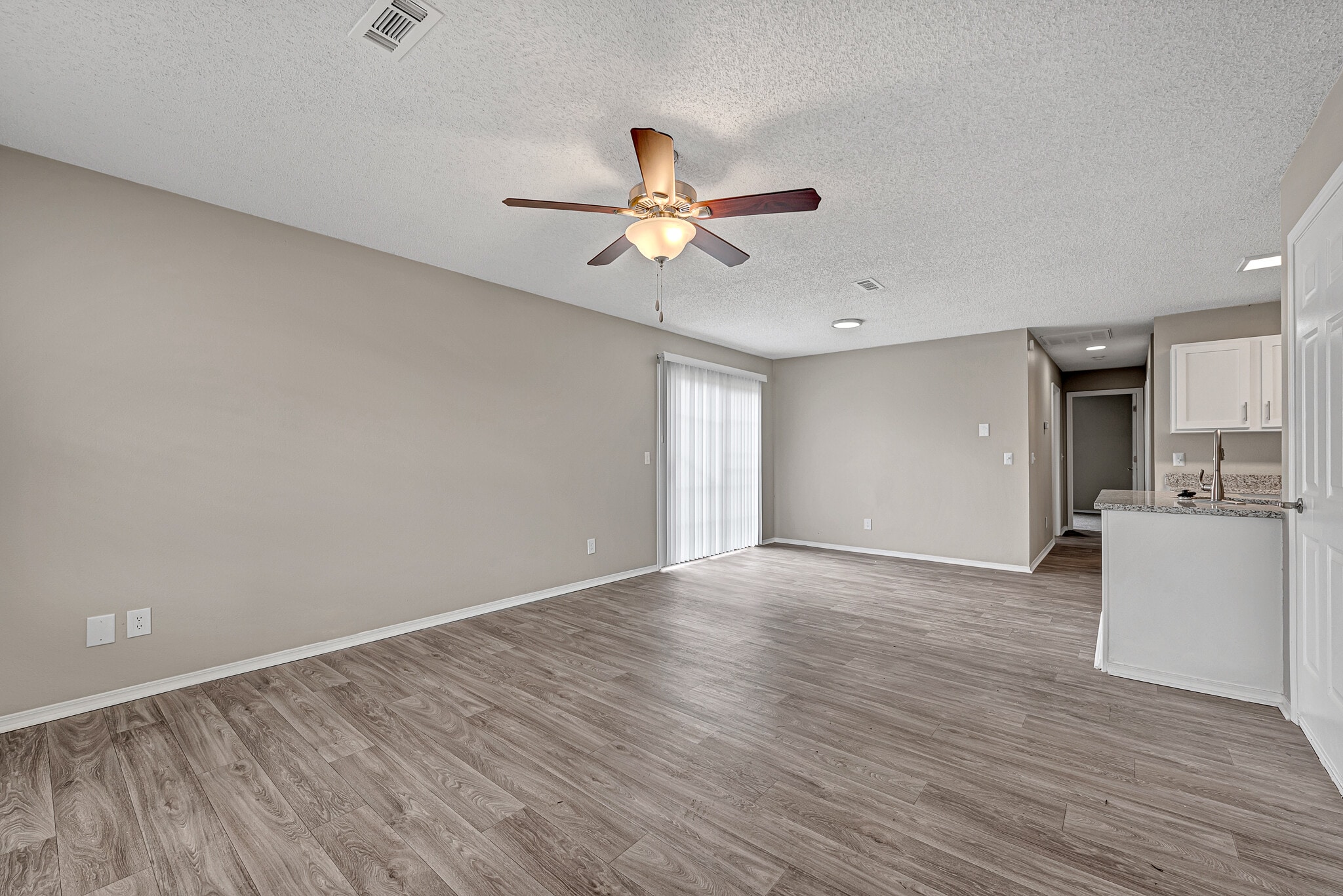 Building Photo - 4660 W Dover St