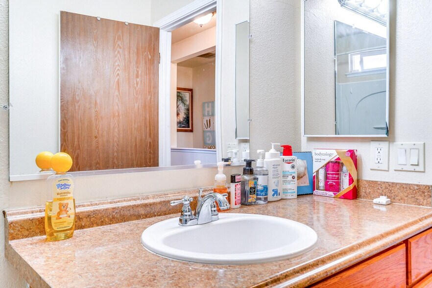 Building Photo - 110 Pasco Dr