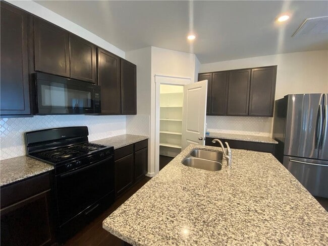 Building Photo - 17115 Alturas Ave