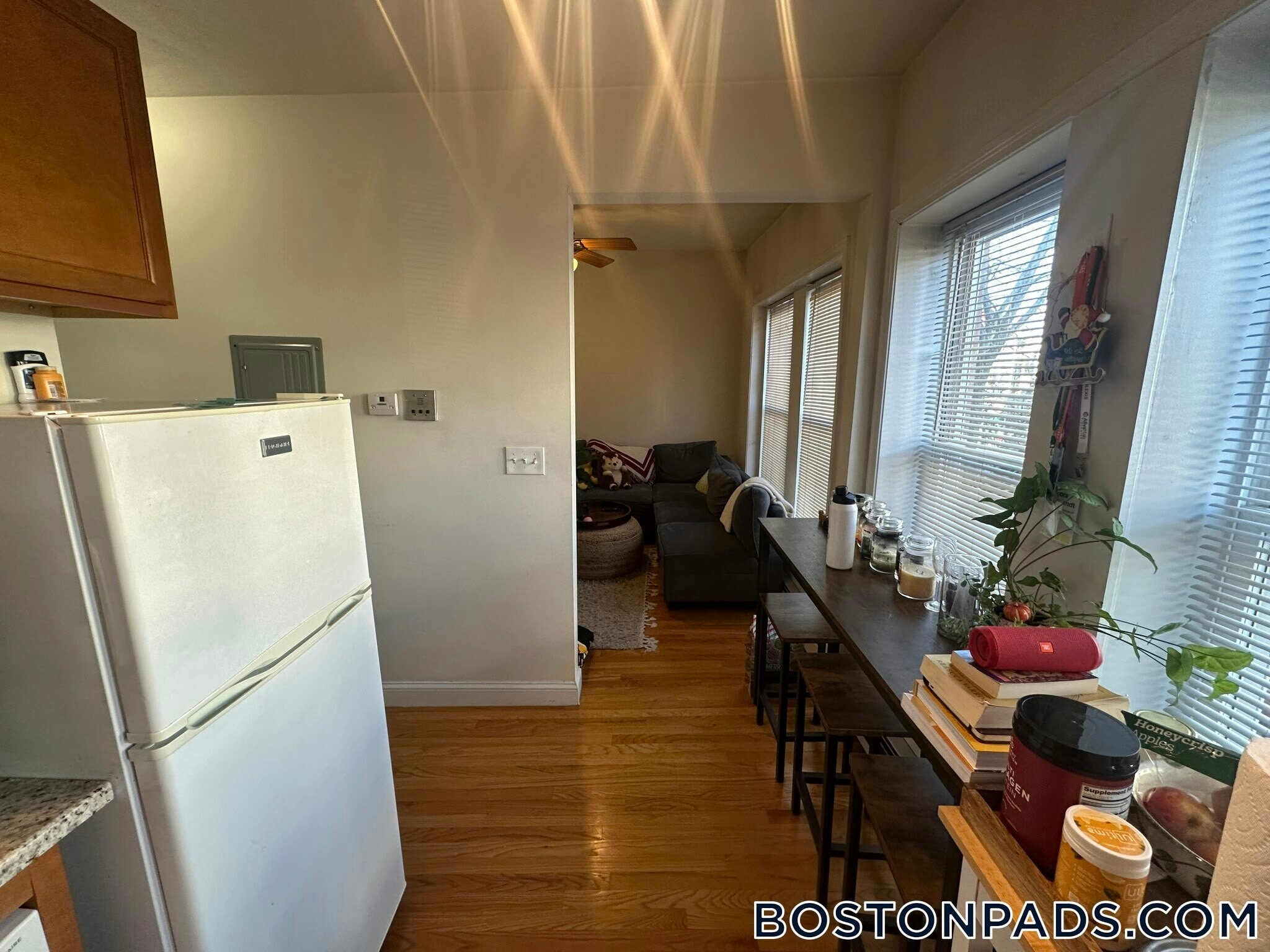 Building Photo - 1054 Cambridge St