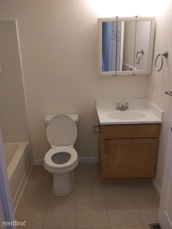 Building Photo - 4 br, 2 bath Townhome - 218 E 45th Ave