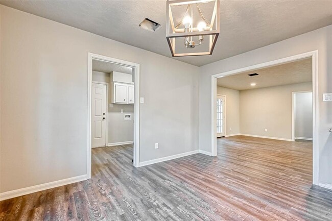 Building Photo - 3615 Highfalls Dr