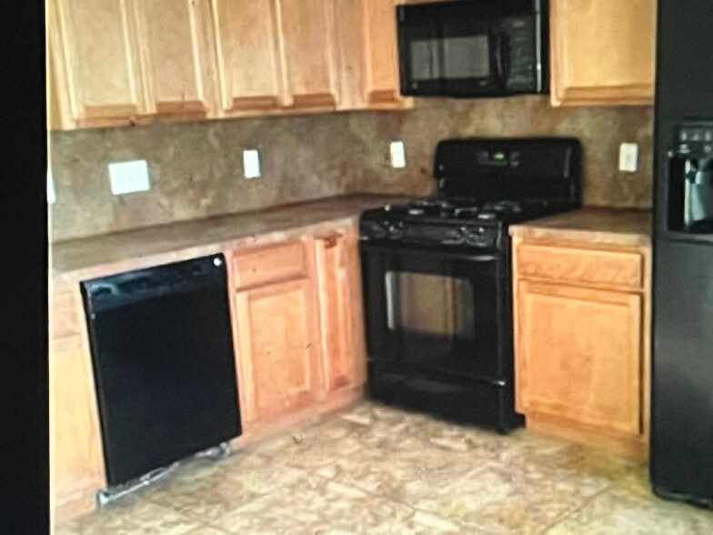 Building Photo - 7907 Crescent Village Ln