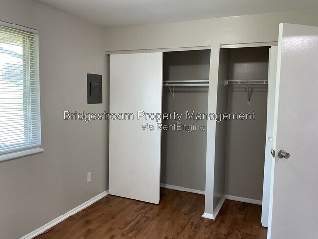 Building Photo - 4953 Leeper St