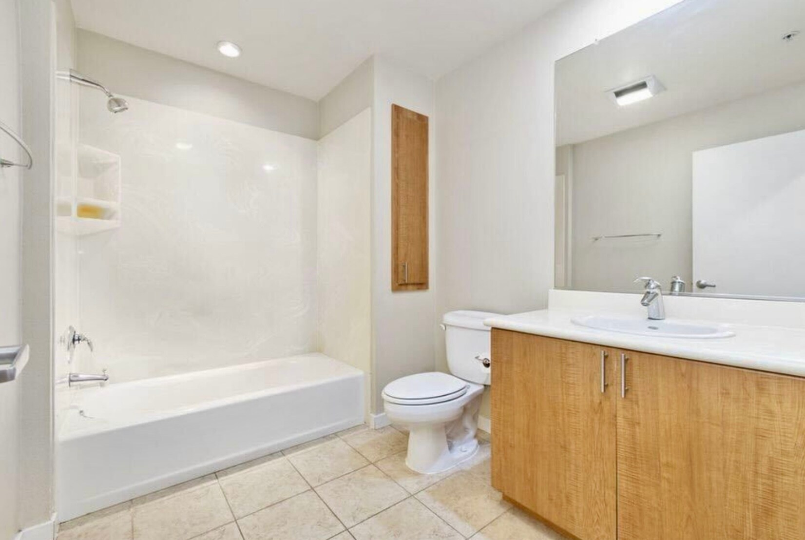 2nd Full Bath - 3090 Glascock St
