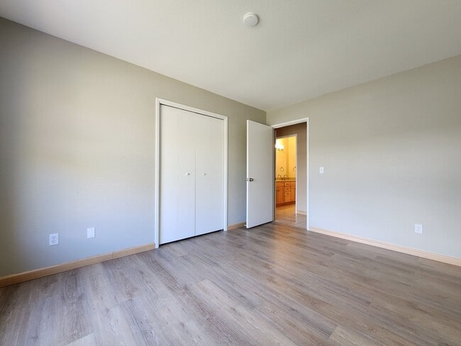 Building Photo - Lovely Bennett Valley Home in a Cul-De-Sac