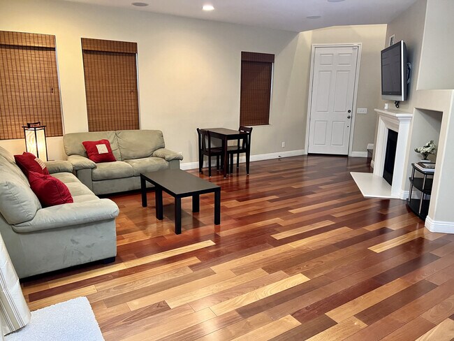 Living Room - 1256 Valle Ct