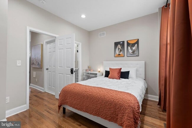 Building Photo - 2235 E Chase St