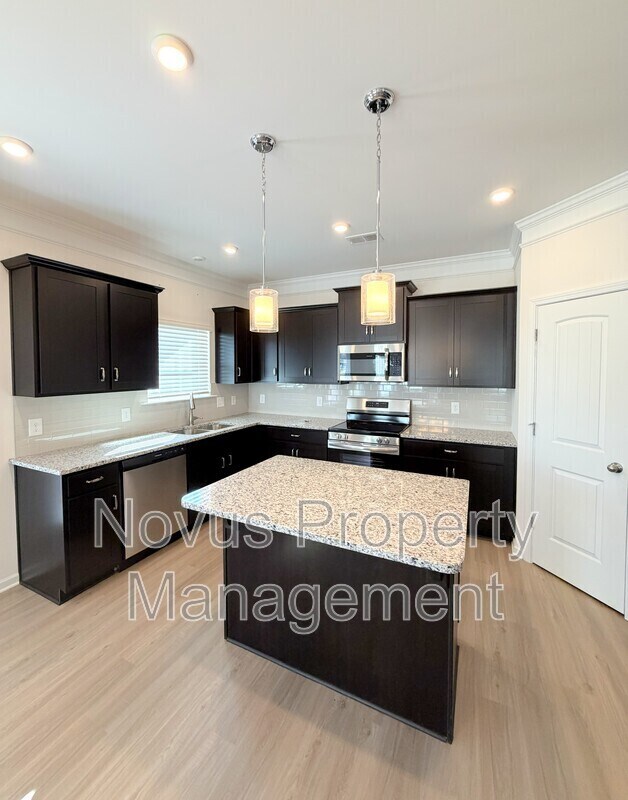 Building Photo - 204 Asher Dr