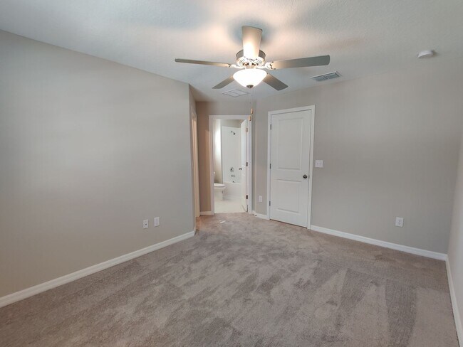 Building Photo - 23251 Willow Glen Way