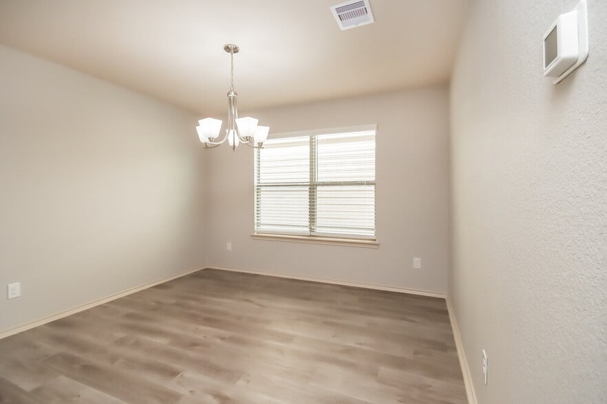 Building Photo - 20207 Louetta Reach Dr