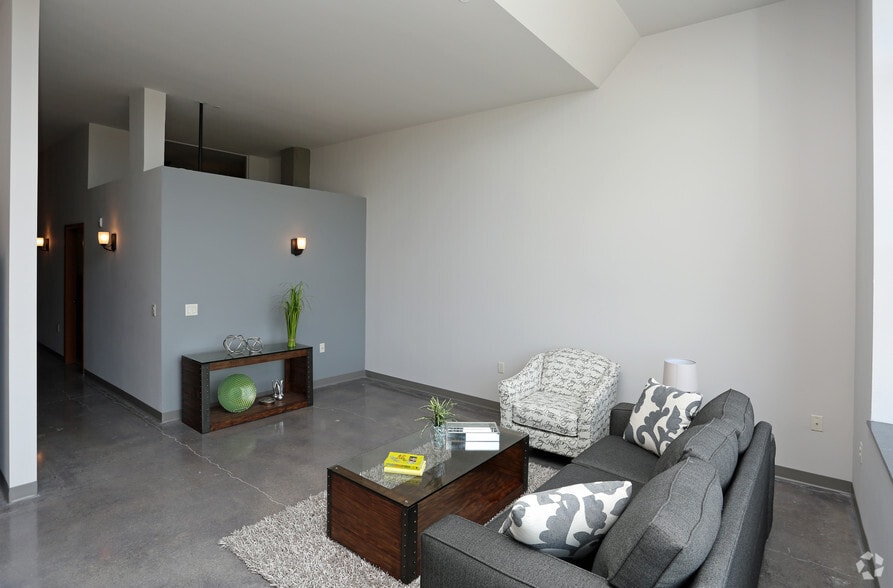 Primary Photo - Mercantile Lofts