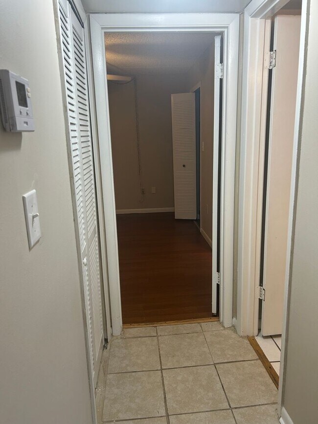 Building Photo - 1 BR 1 1/2 Bath Apt Near Downtown Eustis