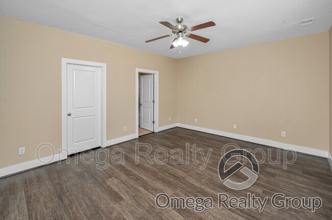 Building Photo - 252 Chesser Park Dr