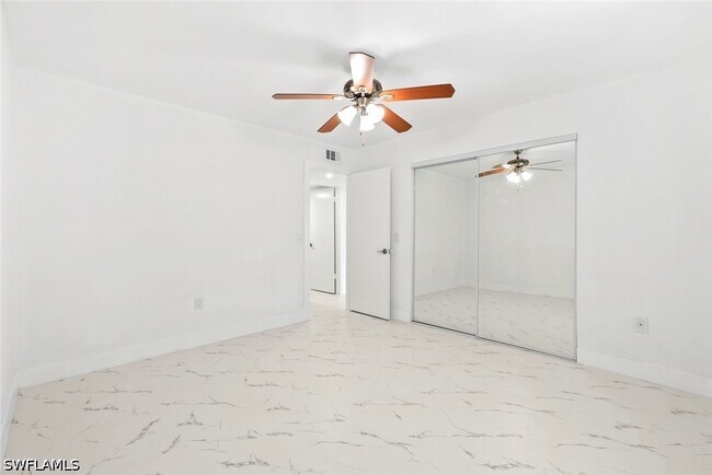 Building Photo - 151 Cypress Way E