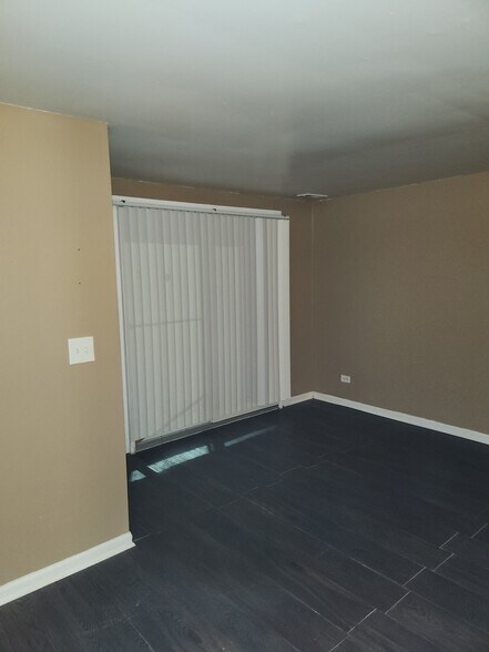 Main living area - 910 Morningside Ln
