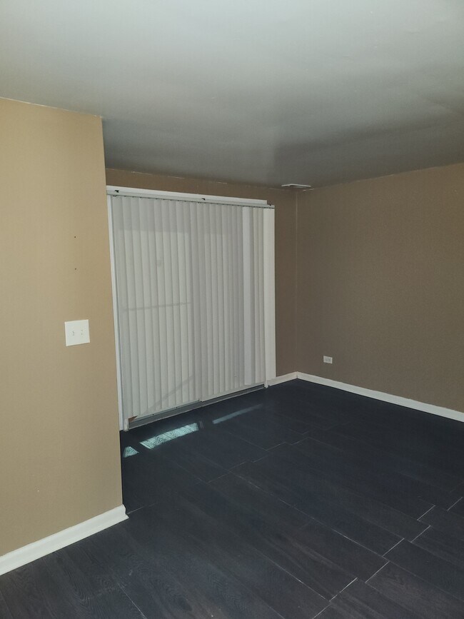 Main living area - 910 Morningside Ln