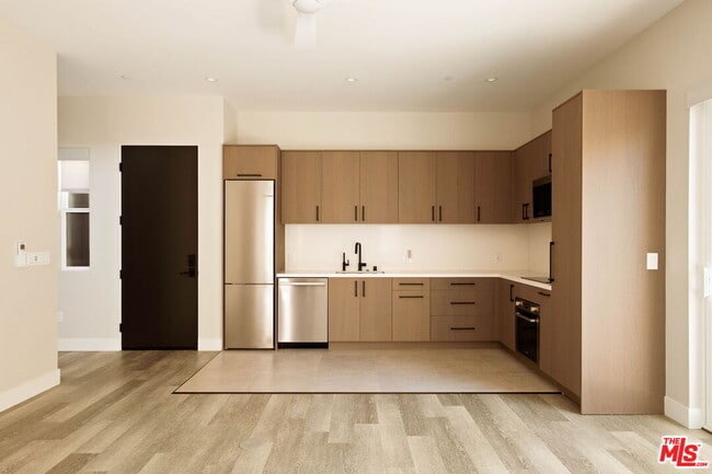 Building Photo - 2325 27th St