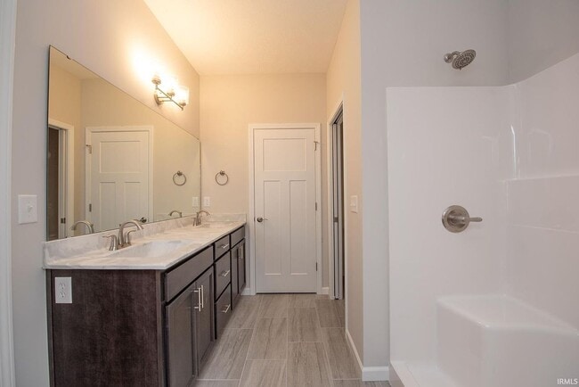 Building Photo - New 3 Bedroom Frankfort Home!