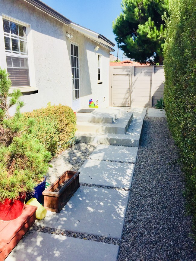 Building Photo - 2329 Clark Ave