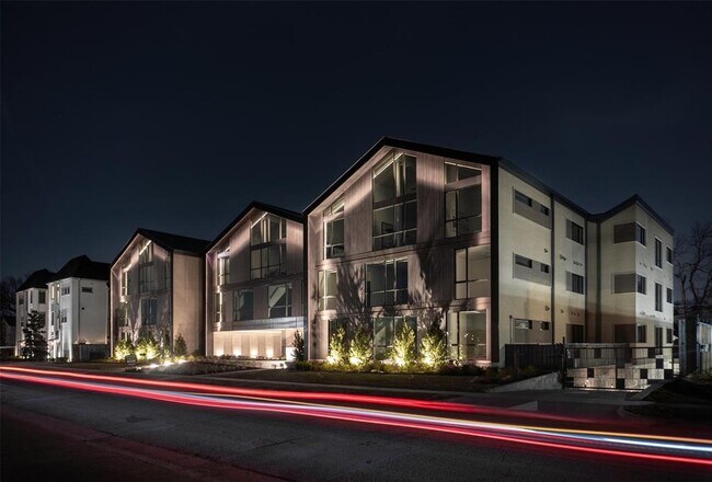 Building Photo - 3525 Normandy Ave