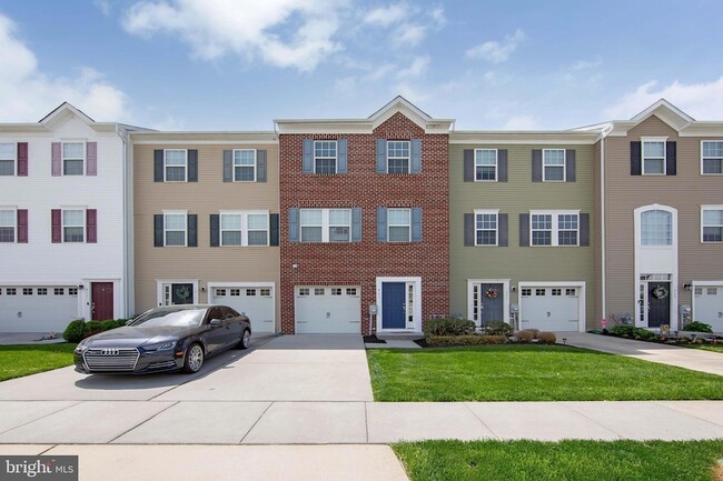 Building Photo - 421 Dogwood Dr