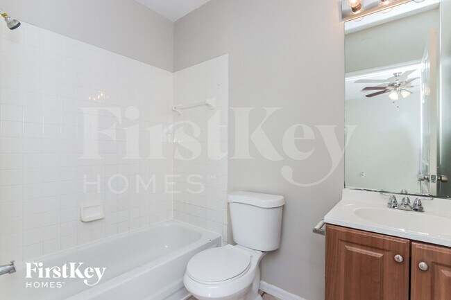 Building Photo - 113 Marsh St