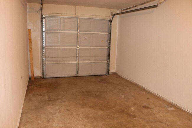 Building Photo - 2800 Edgefield St