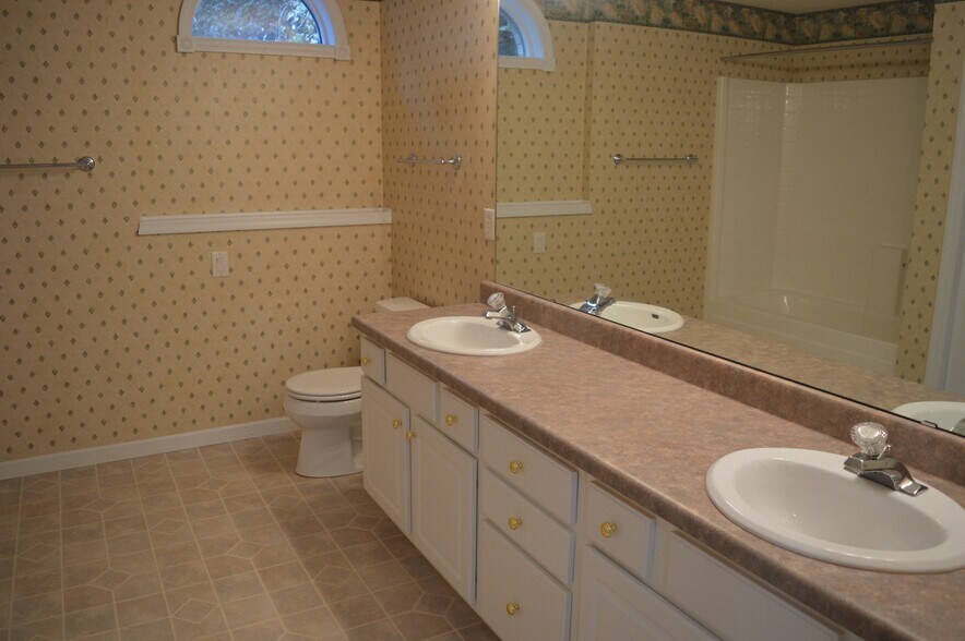 Building Photo - 7541 Red Fox Trl