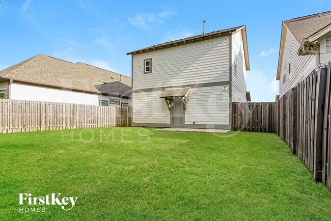 Building Photo - 2775 Village Ln