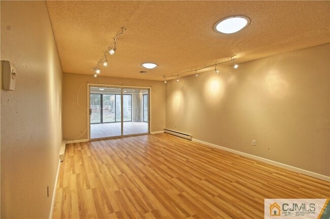 Building Photo - 58 Essex Rd