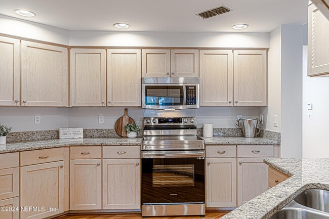 Building Photo - 2099 Winterbourne W
