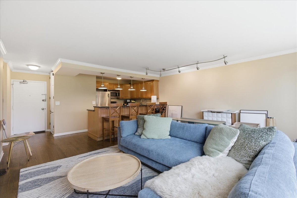 Building Photo - 1360 N Sandburg Terrace