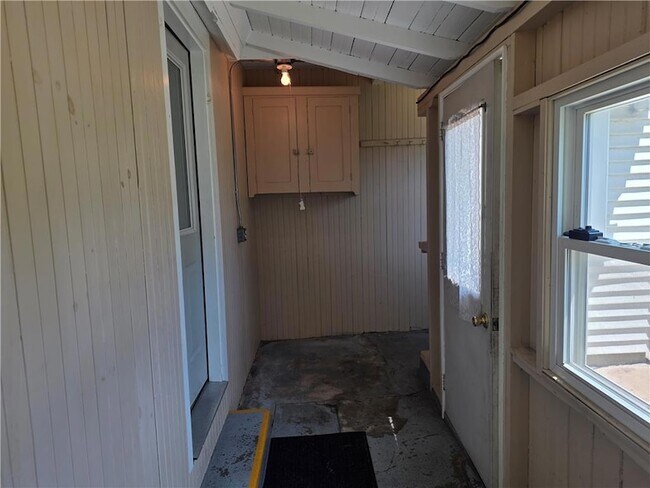 Building Photo - 5166 Springmill Rd