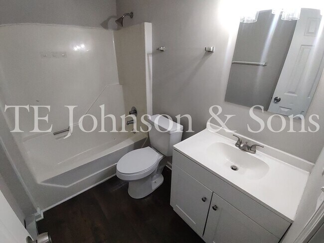 Building Photo - Newly Renovated 1 Bedroom Near Easton Park!