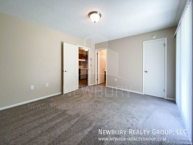 Building Photo - 19 Clearview Meadows