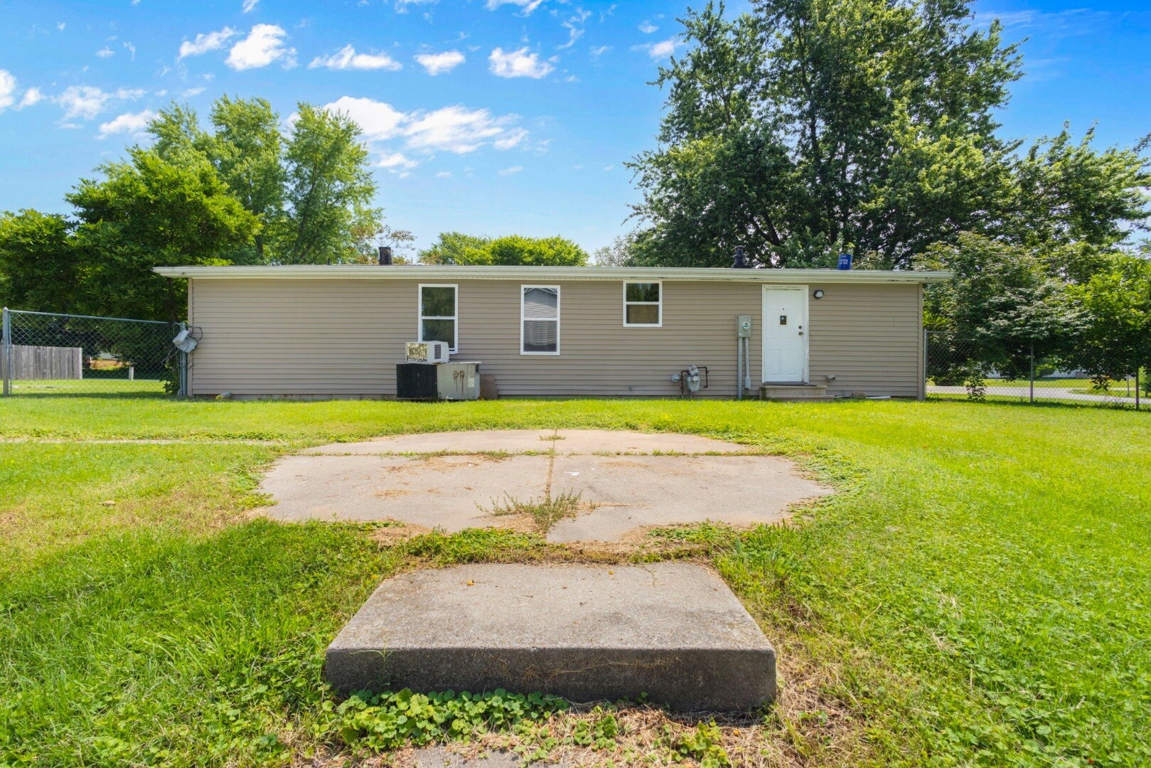 Building Photo - 60691 Carroll St