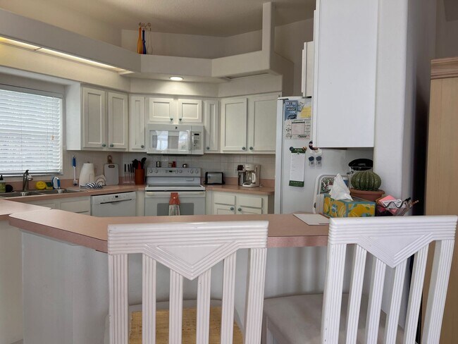 Building Photo - 2BR+Office with sleeper/2BA Single Family ...