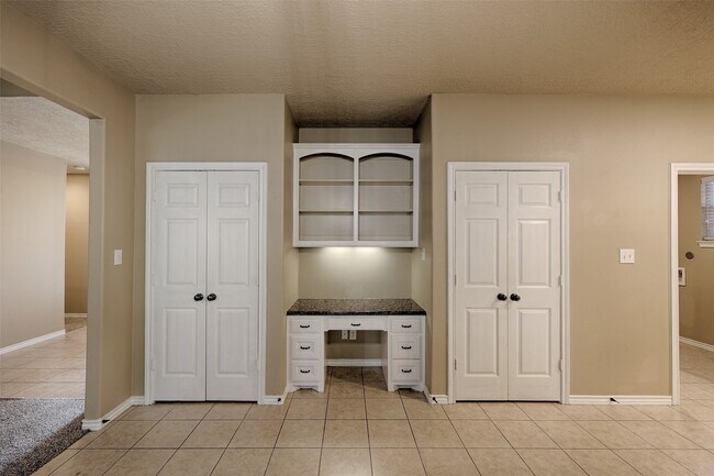 Building Photo - 14918 Pollux Dr