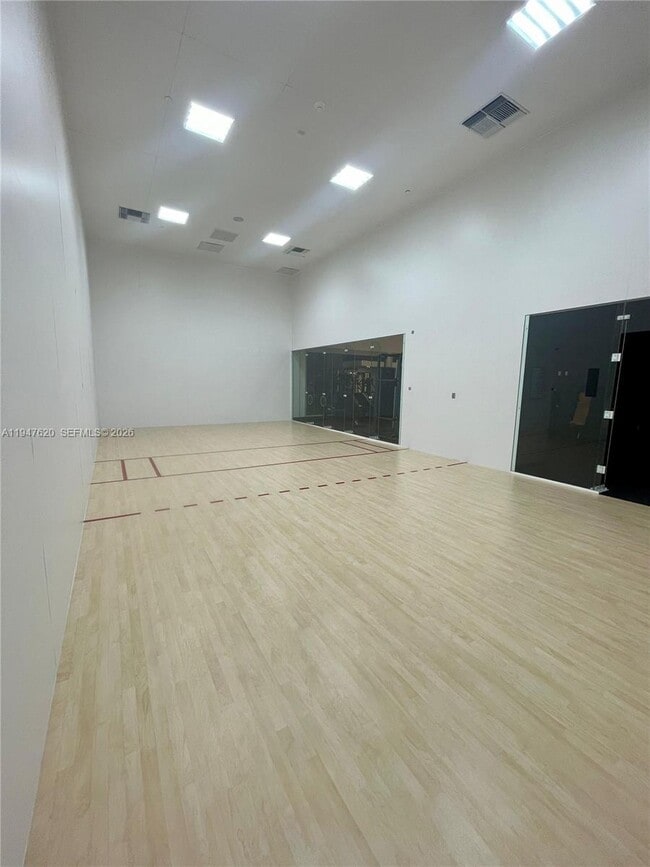 Building Photo - 225 N Miami Ave