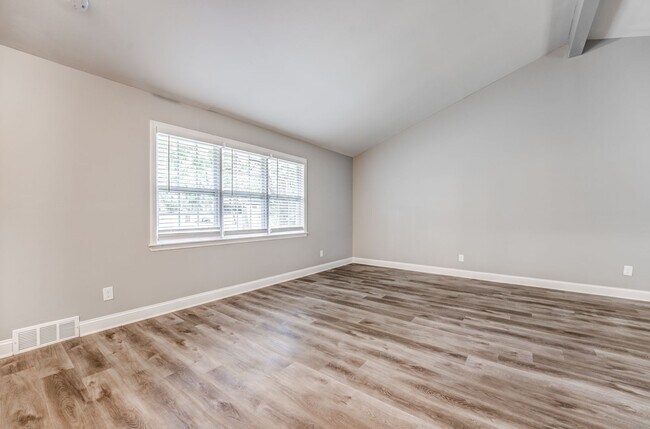 Building Photo - Charming 4-Bedroom, 3-Bath Single-Family Home in Memphis