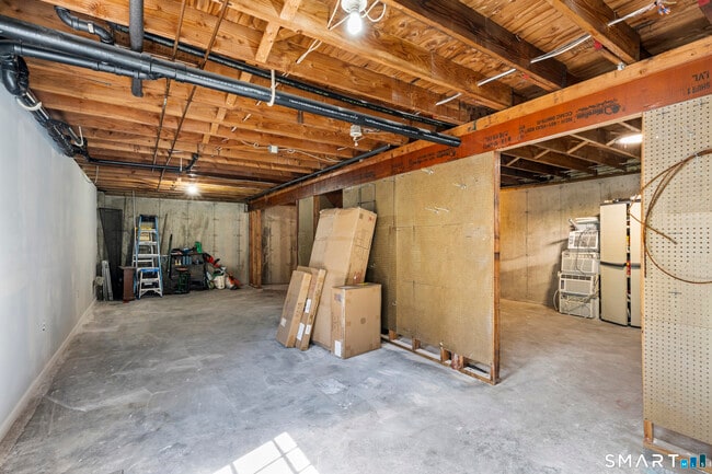 Building Photo - 3 Kenyon Rd