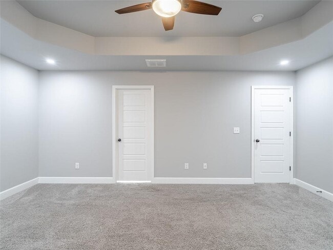 Building Photo - 910 Redfree Dr