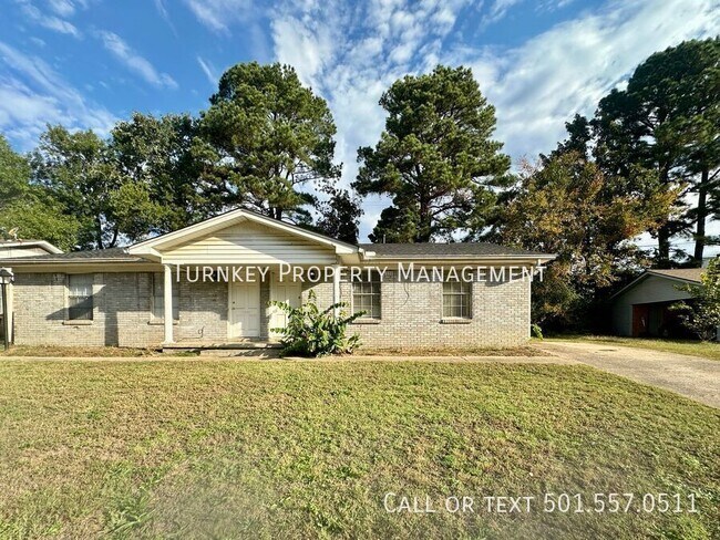 Primary Photo - 8 Rosemunn Dr