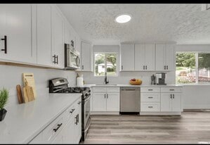 Building Photo - 1571 7th St