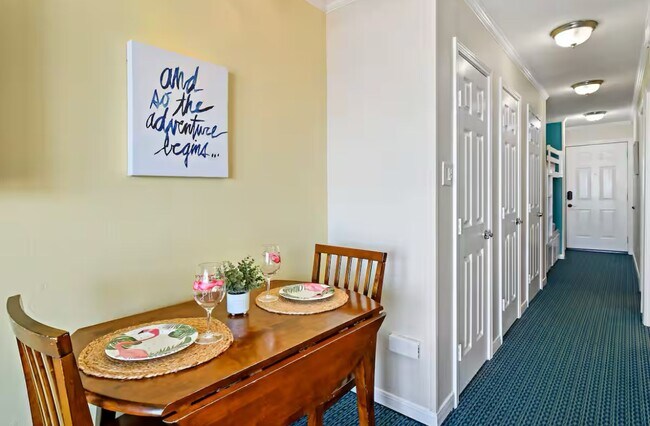 Building Photo - 6102 Seawall Blvd