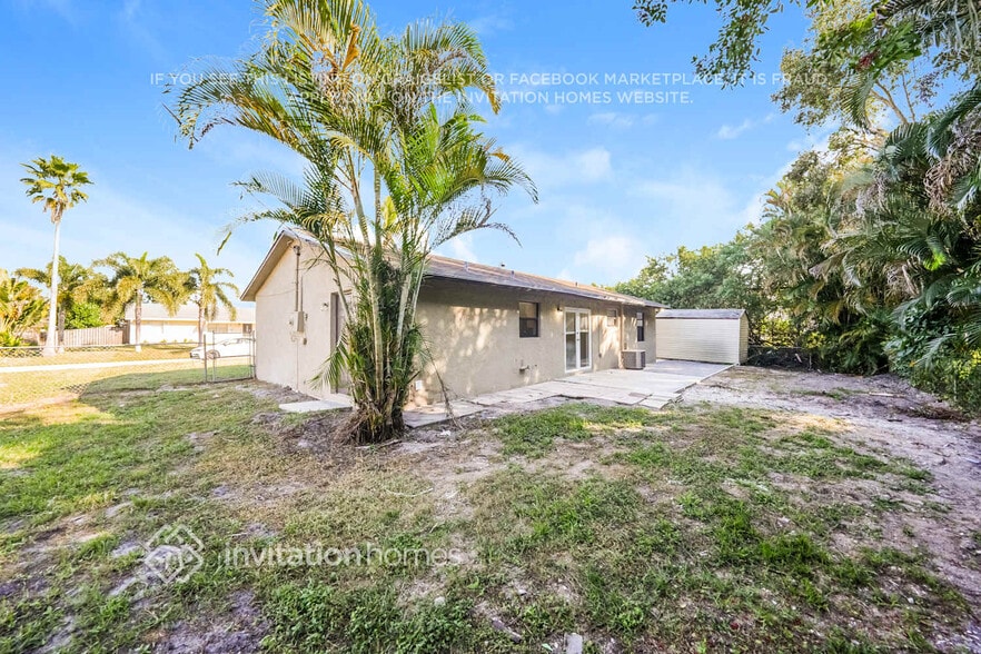 Building Photo - 9014 Fashion Pl