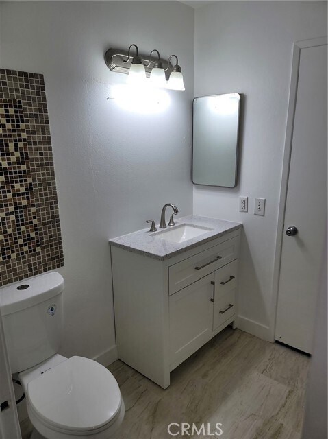 Building Photo - 6984 Center St