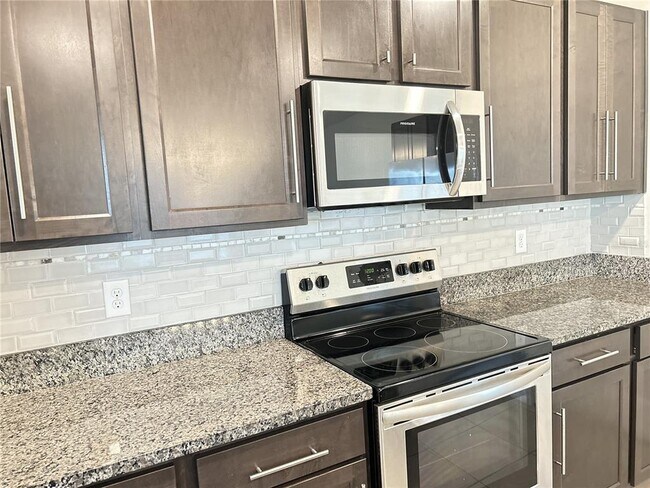 Building Photo - 4965 NE 14th Pl